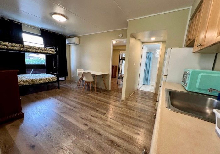 6 Bed Co-Ed Dorm with Kitchen — photo 2