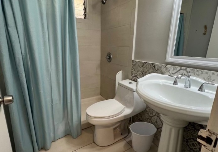4-Bed Co-Ed Deluxe — photo 2