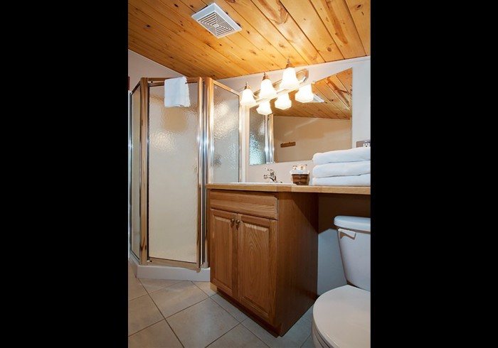 Chalet 132 bathroom